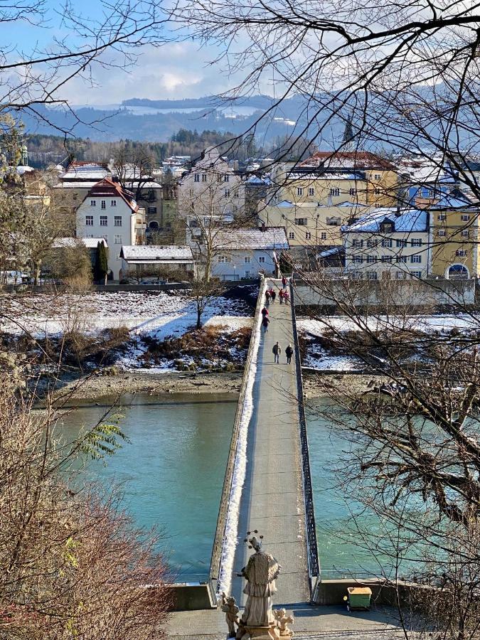 Ferienwohnung An Der Idyllischen Salzachschleife Naehe Salzburg Laufen Exterior photo